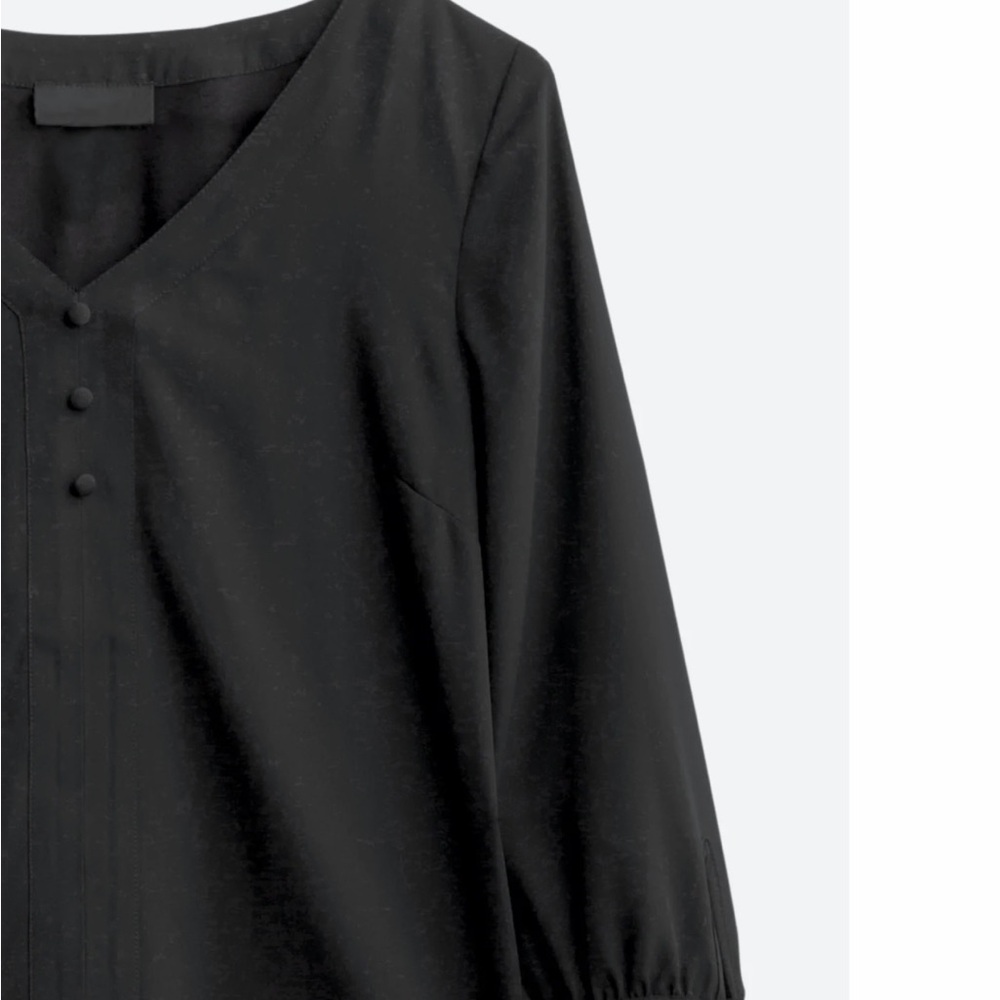 Fortune & Ivy v-neck blouse! Size XL, black - Picture 3 of 3